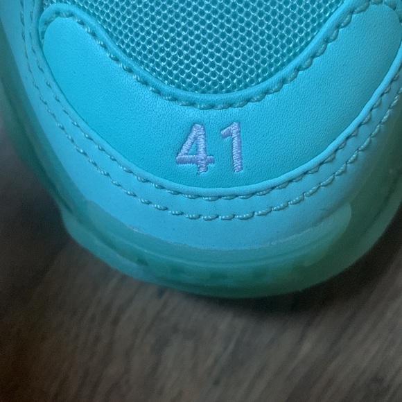 BALENCIAGA men size 41 (8 US) Mint color - Picture 7 of 9